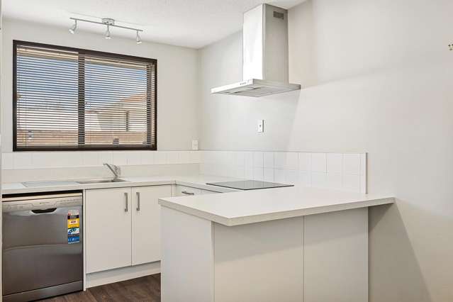 2/204 Grimseys Road Redwood_2