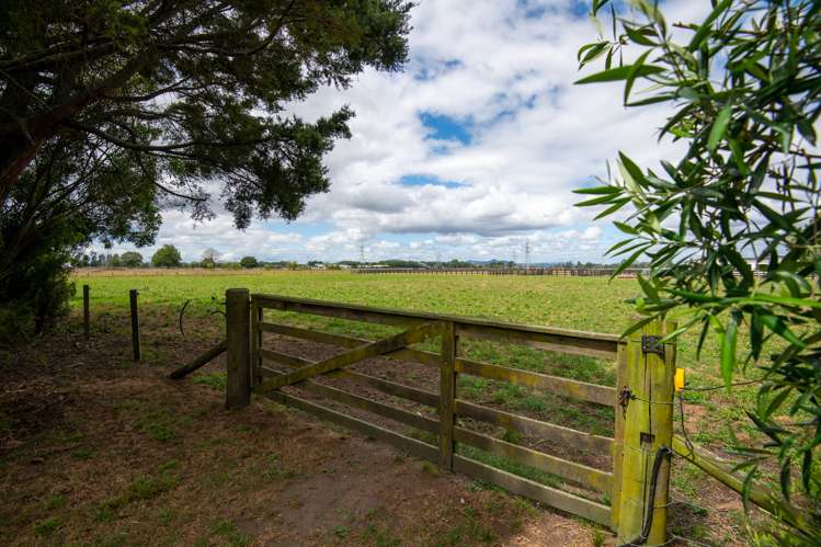 186 Holland Road Puketaha_18