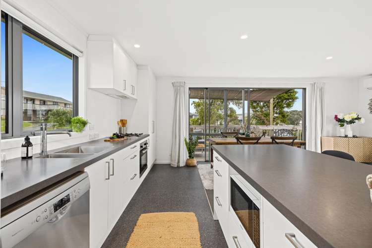 22 Kauri Crescent Snells Beach_9