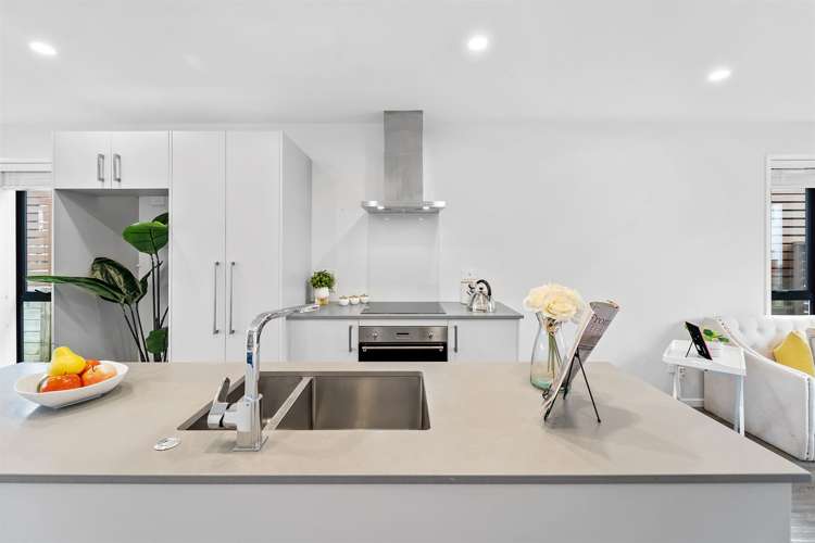 8 Orca Drive Stanmore Bay_5