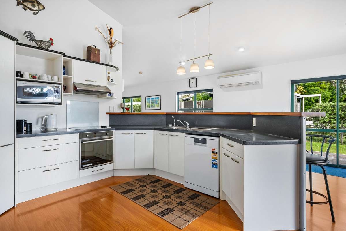 4 Ringer Avenue_4