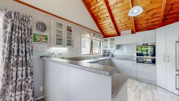 7 West Crescent Te Puru_6