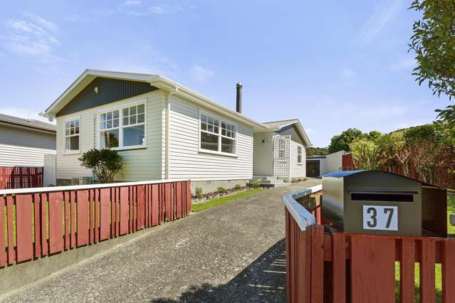 37 Momona Street Wainuiomata_1