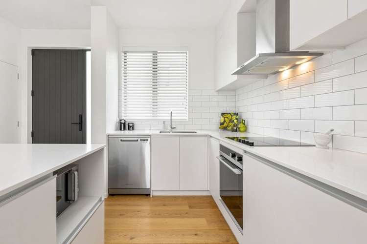 31/82 East Coast Road_5