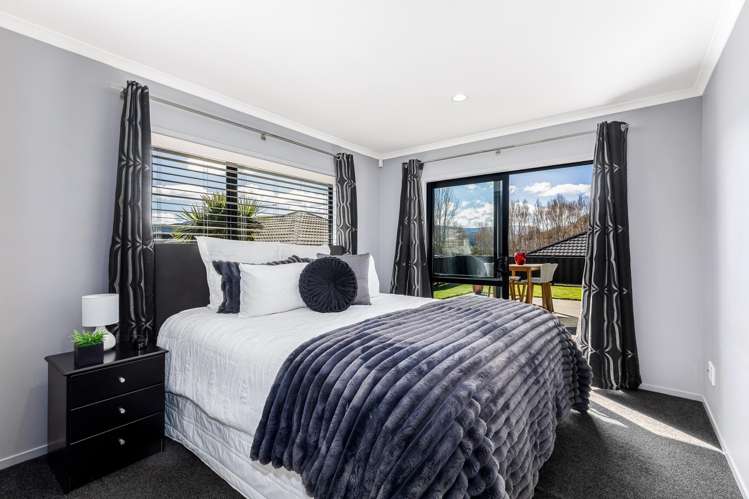 11 Greenstone Grove Brown Owl_12