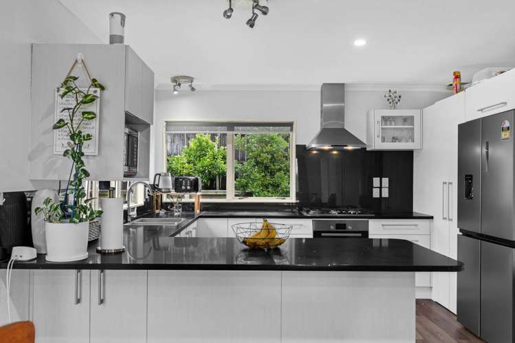 8 McKittrick Avenue Flat Bush_10