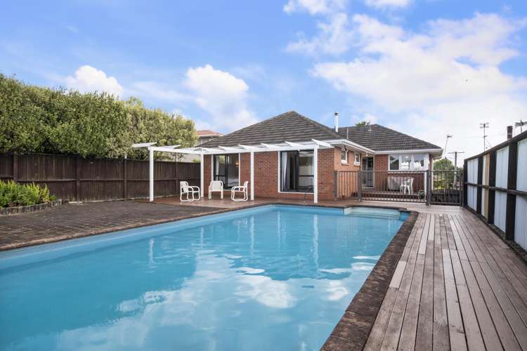 8 Kendrick Place Blockhouse Bay_13