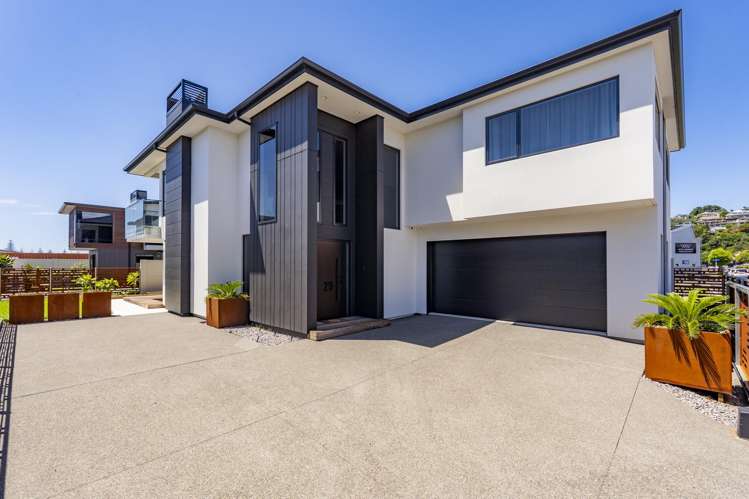 25 Coronation Street_1