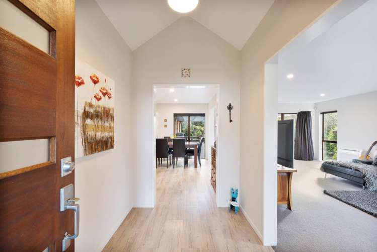 70A Tirimoana Road_5