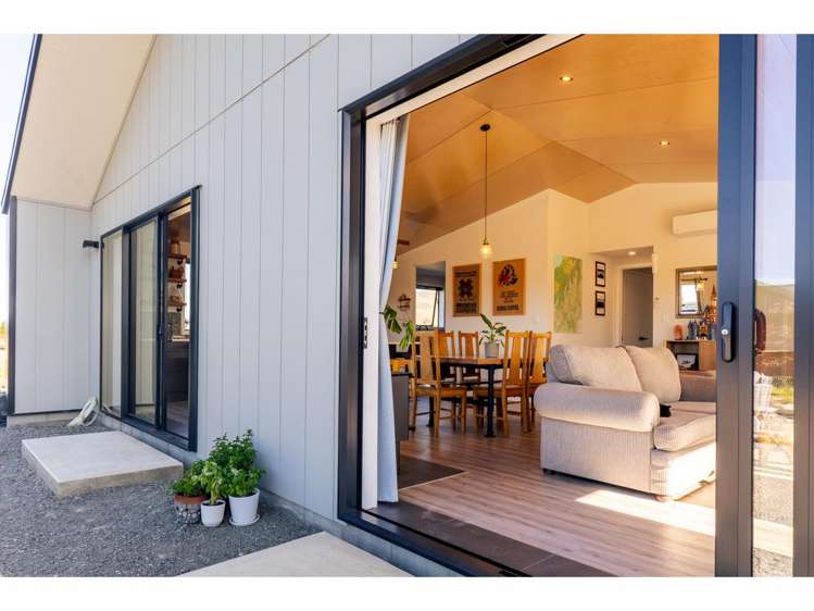 1 Tussock Crescent Twizel_12