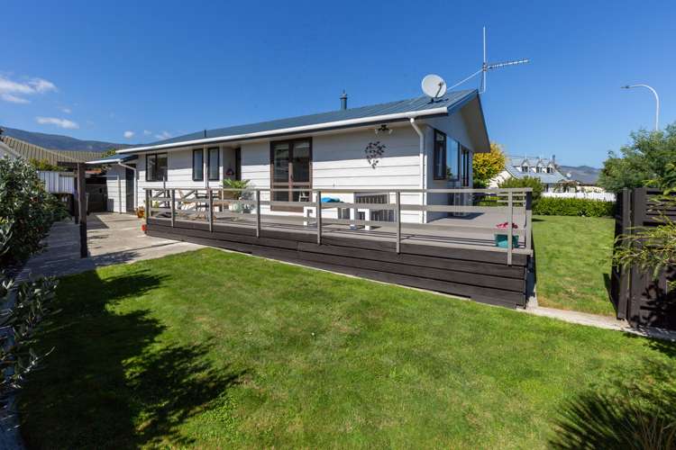 64 Aldinga Avenue Stoke_16