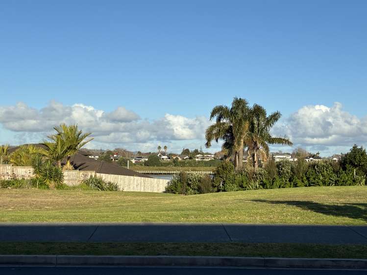 101 WAITUARUA DRIVE "Waiata Shores" Takanini_44