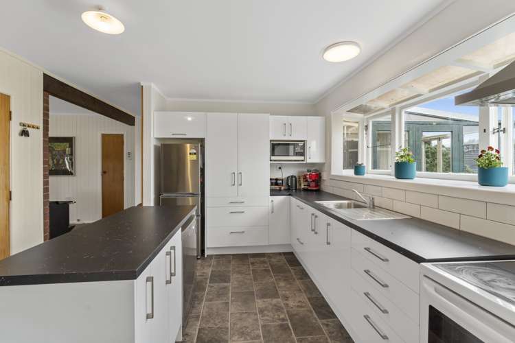 53 Tasman Road Otaki Beach_18