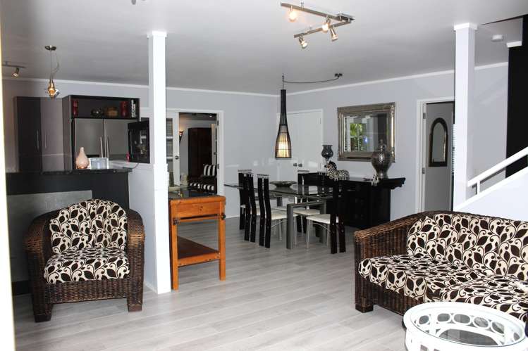 137 The Fairway Matarangi_9