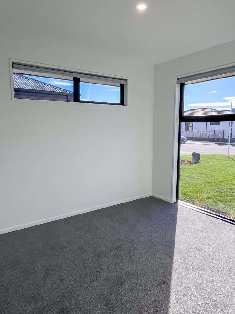 28 Accadia Drive 11103_7