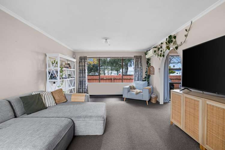 19a Menin Road Onekawa_7