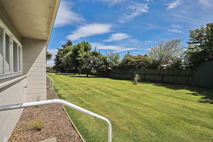 22 Avenal Street Avenal_7