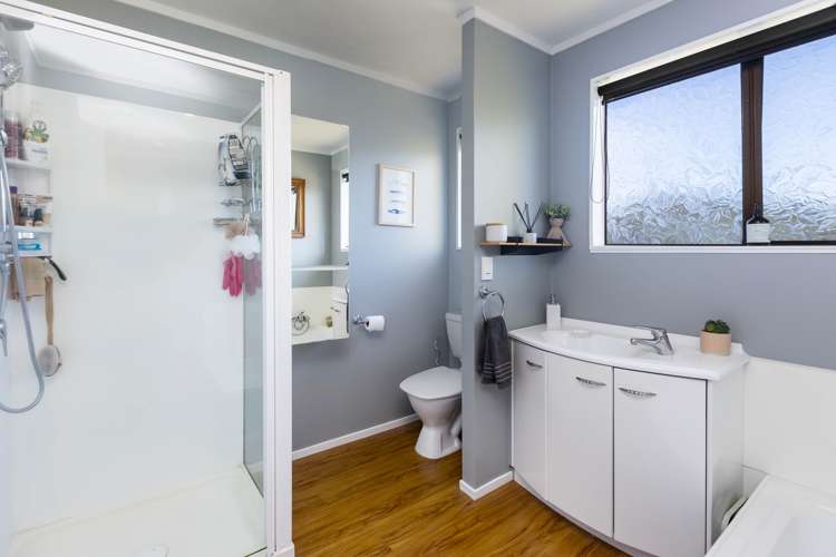 22 Tacoma Drive Totara Park_11