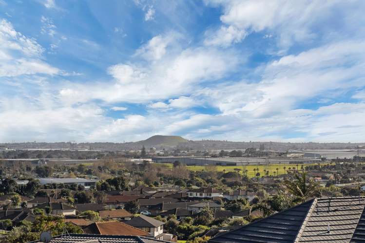 19 Gospel Heights Flat Bush_21