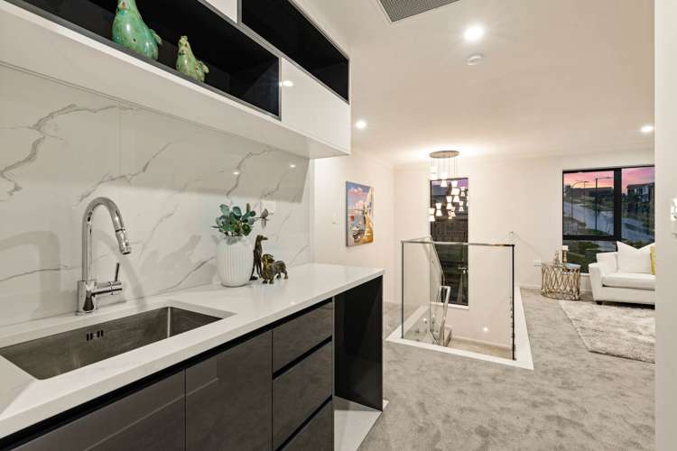 35 Michael Bosher Way Flat Bush_12