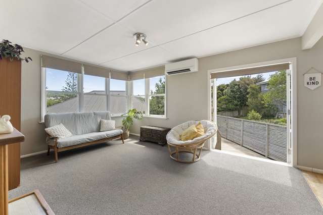 23 Chaffey Crescent Titahi Bay_1