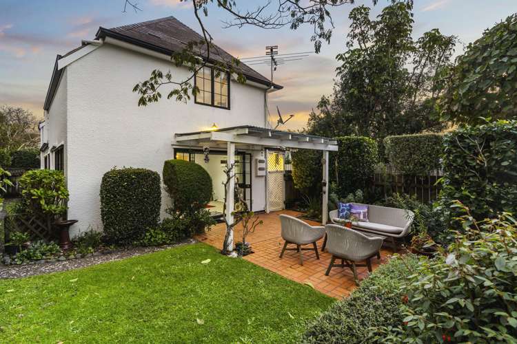 2/4 Whitworth Road Mount Eden_11