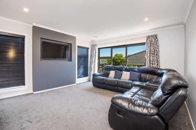 17 Ken Douglas Drive Aotea_4