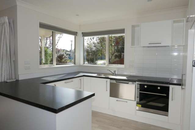 1/121 Marriotts Road North New Brighton_1