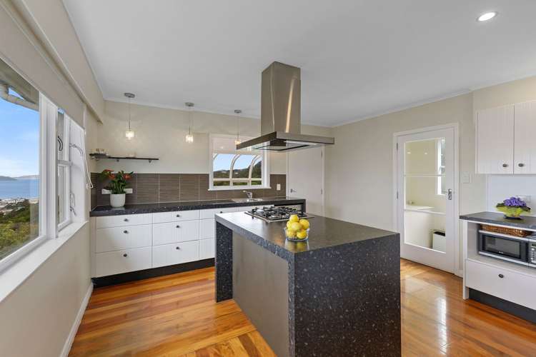 115 Dowse Drive Maungaraki_6