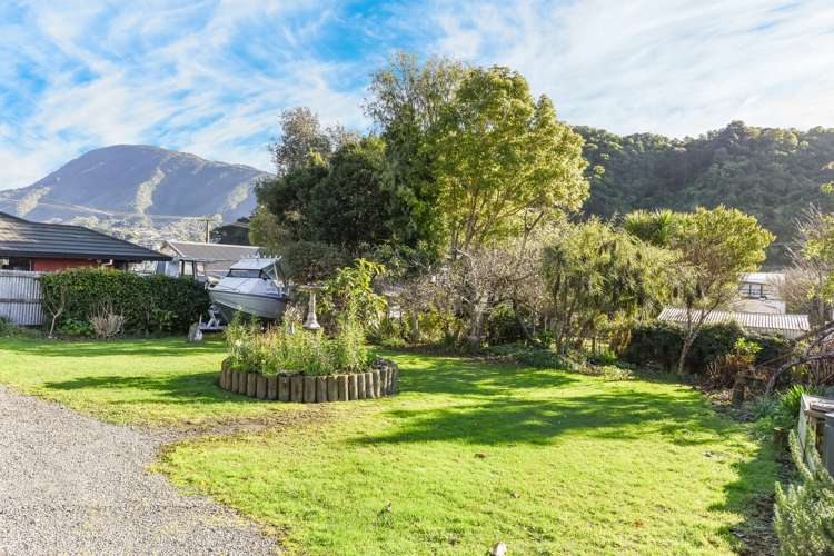 83 Waikawa Road Picton_23