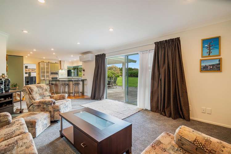88 Boord Crescent Kumeu_12
