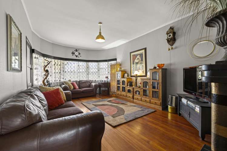 16 James Street Raglan_17