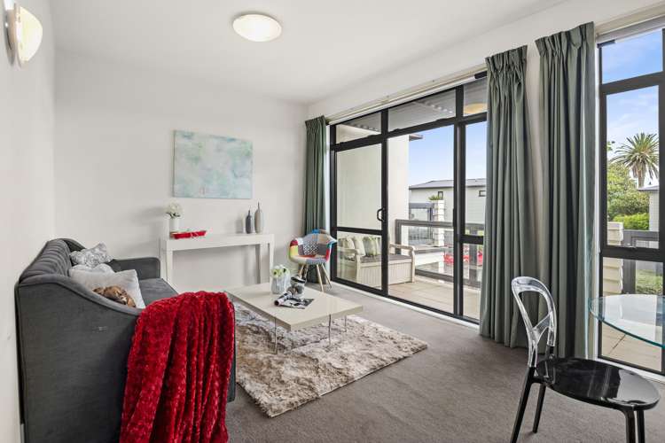 127/2 Armoy Drive East Tamaki_2