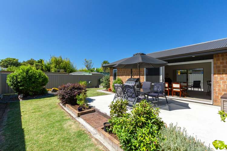 9 Gregory Grove Clive_14