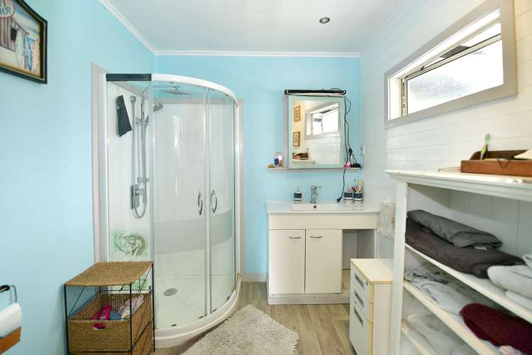 4 Rere Place Parakai_8