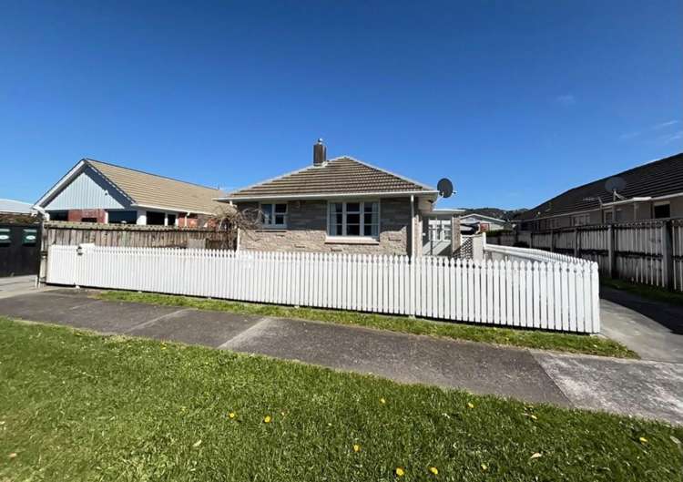  77 Wai-iti Crescent Woburn_1