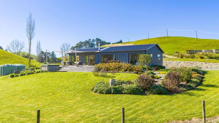 75 Pourerere Road_0