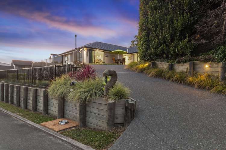 2 Raptor Way Welcome Bay_2