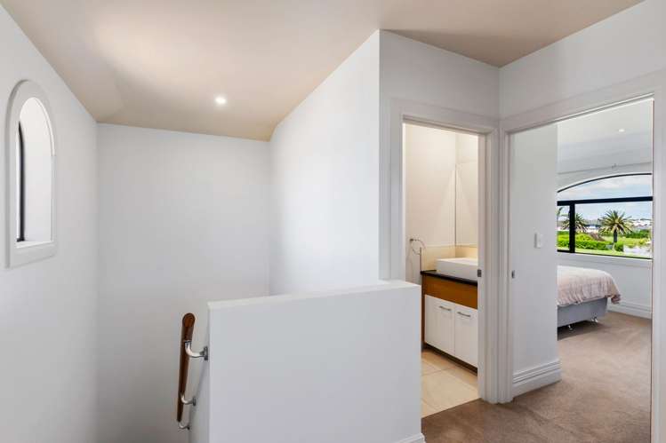 13 Pacific Cliffs Drive Gulf Harbour_16