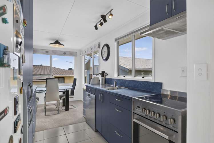 100 Riversdale Drive Merrilands_15