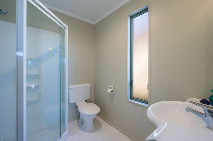 19 Olympus Way Richmond_12