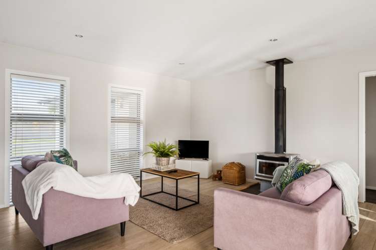 4 Ferris Crescent Wainui_14