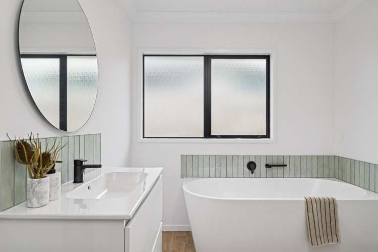 65 Basley Road Owhata_17