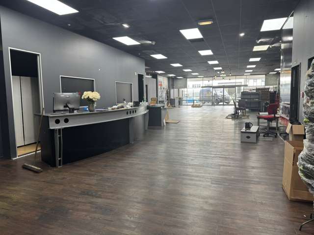 64 Barrys Point Road Takapuna_4