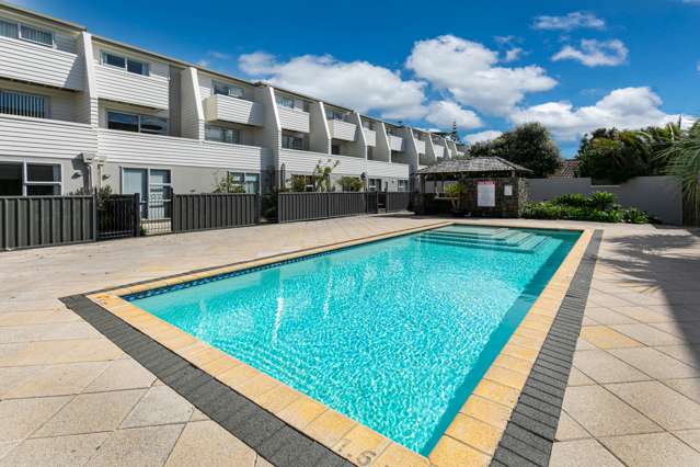 14/3 Riverside Road Orewa_2