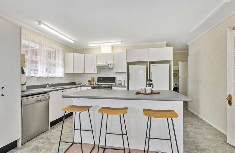 24 Larsen Crescent Tawa_8