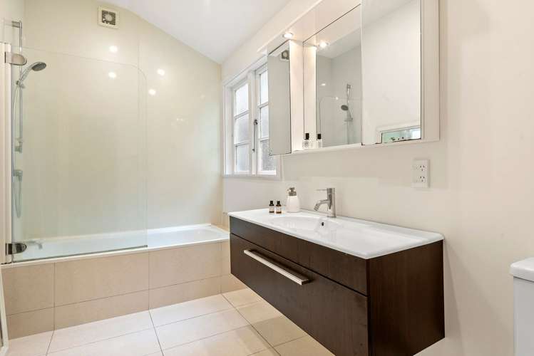 12 Rixon Grove Mount Victoria_8