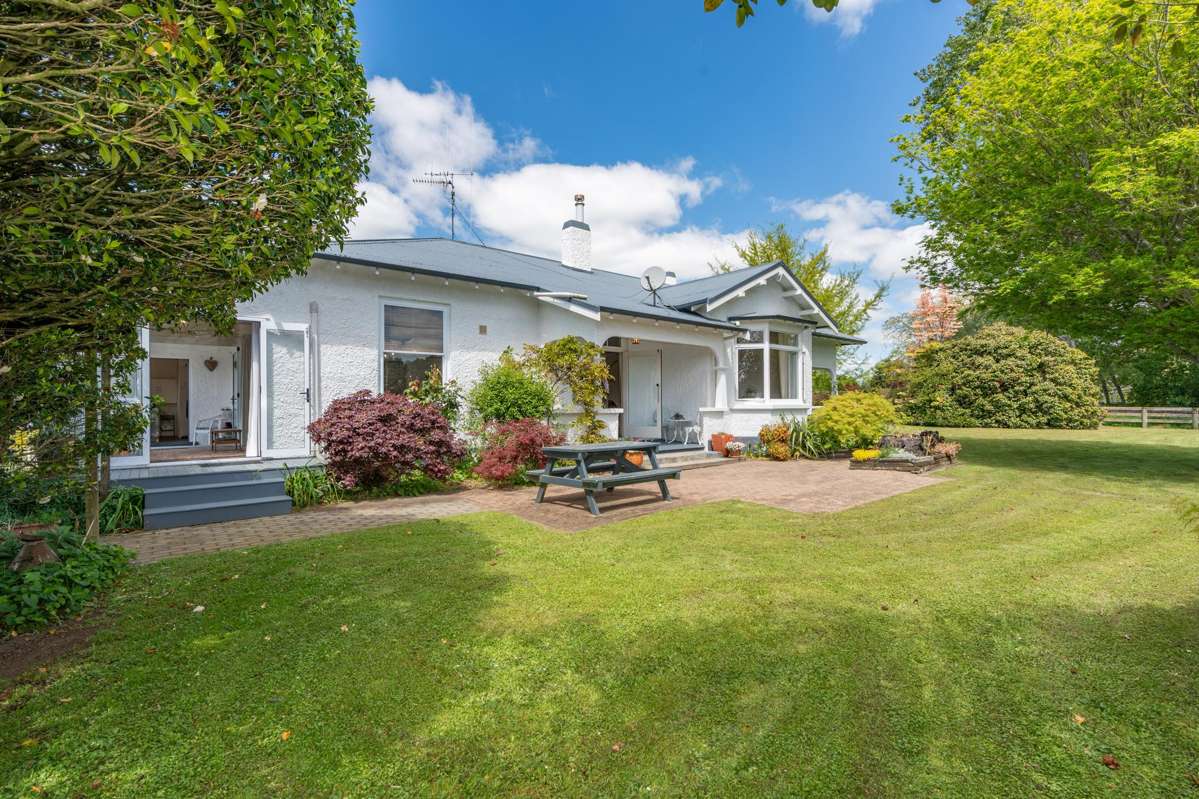292 Racecourse Road_2