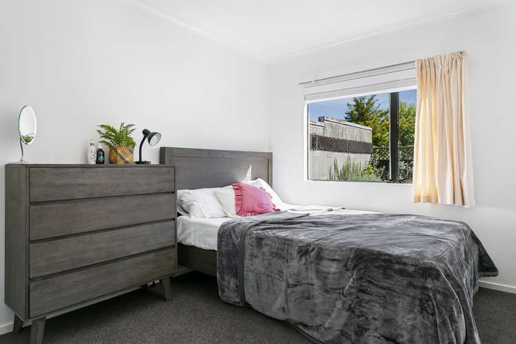 2/12 Laughton Street Taupo_13