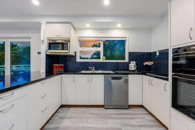 26 Squirrel Lane Browns Bay_5